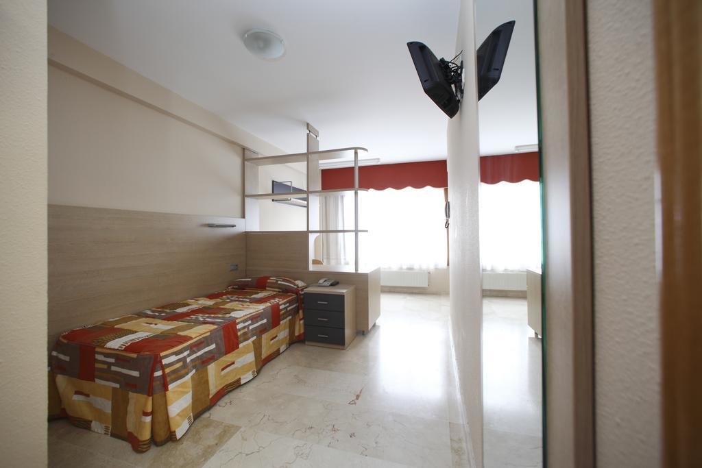 Hotel Rialta Culleredo Exterior photo